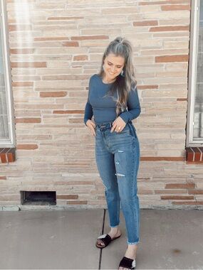 Distressed Women’s Jeans - Blue